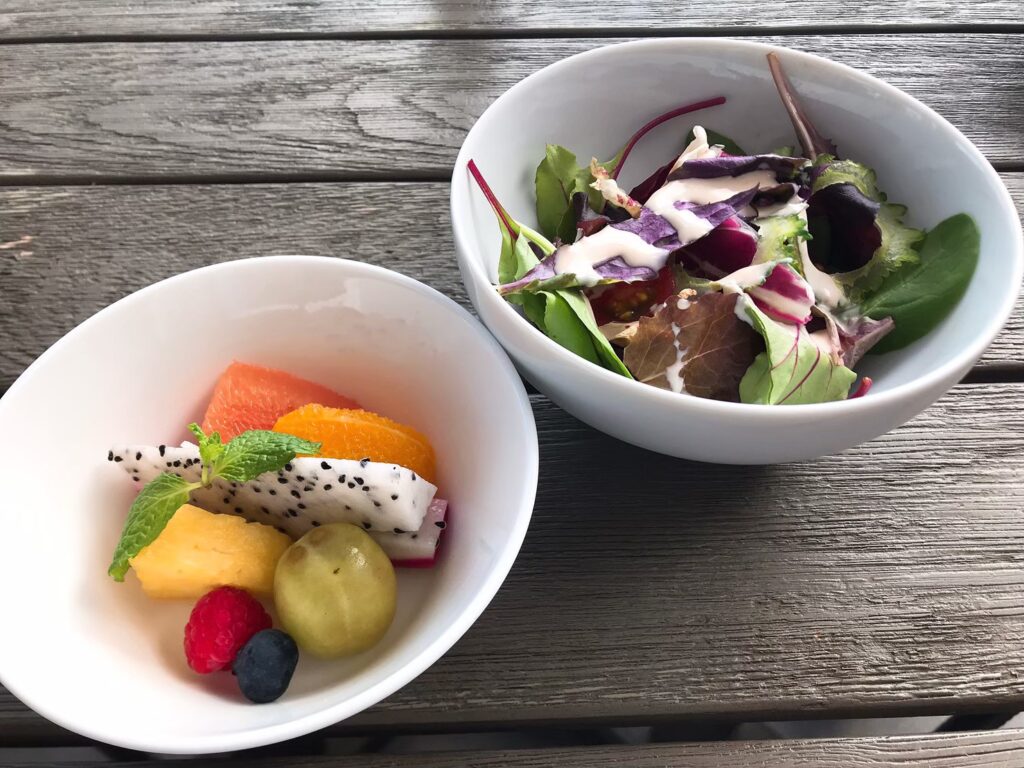 ハレクラニ沖縄の朝食サラダ