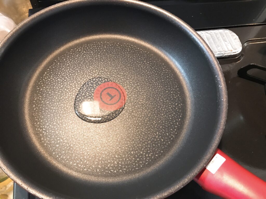 フライパンと油